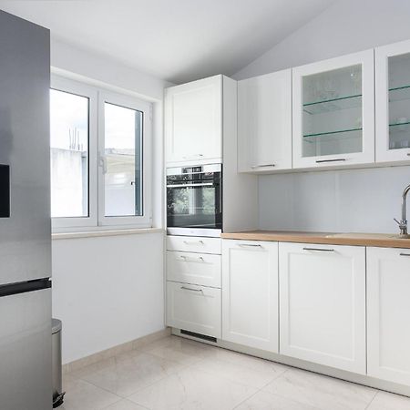 Apartments Eva Трогир Екстериор снимка