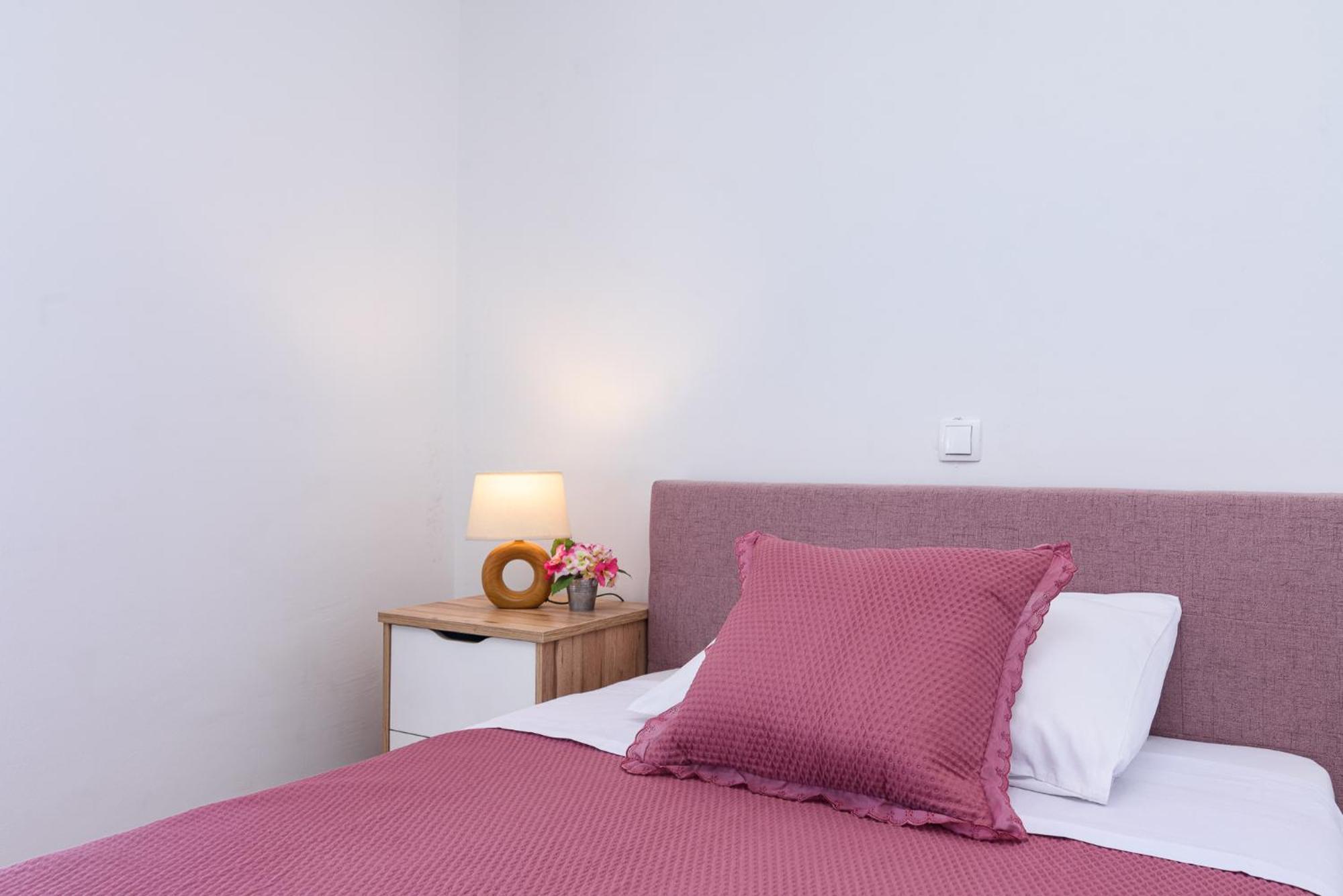 Apartments Eva Трогир Екстериор снимка