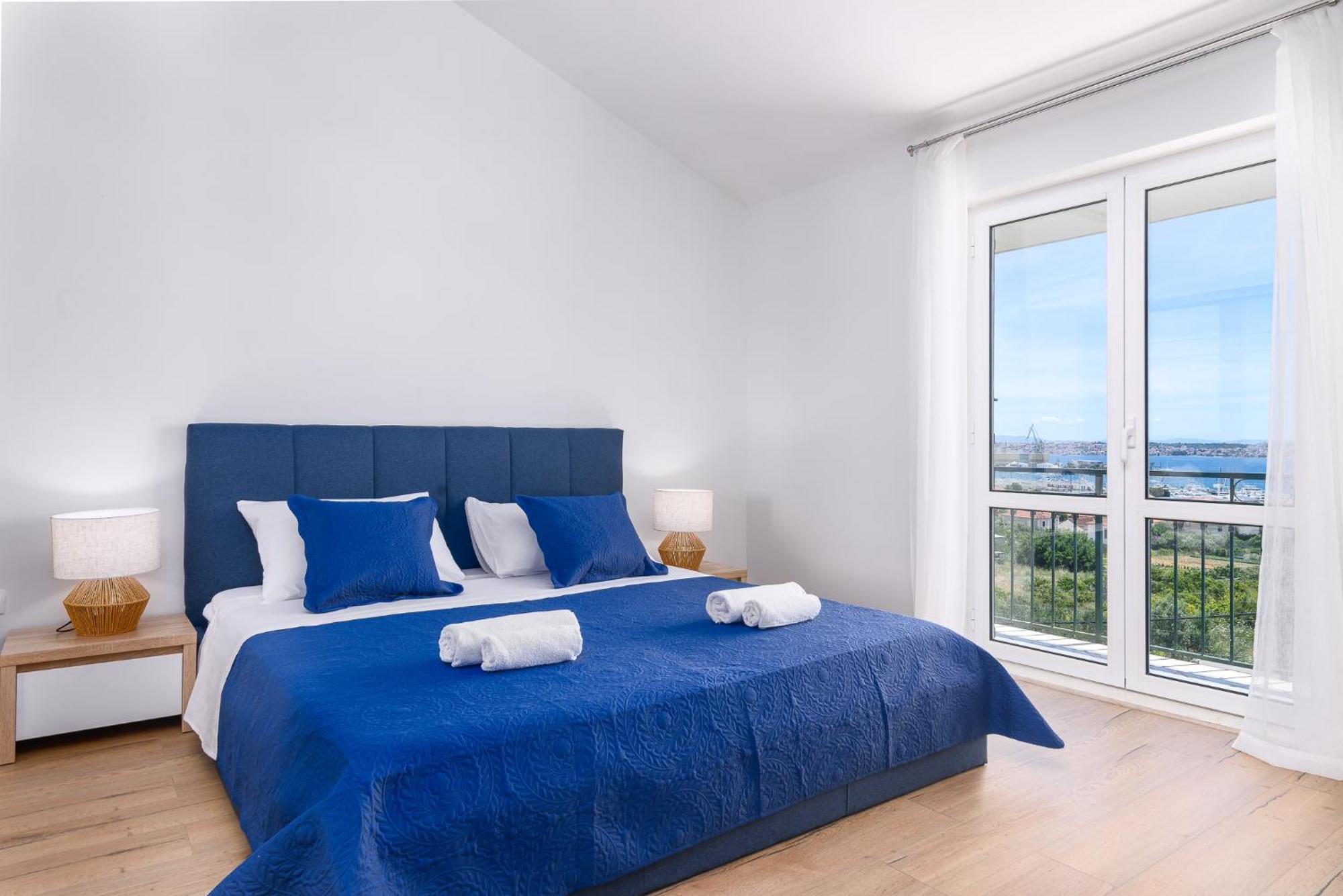 Apartments Eva Трогир Екстериор снимка