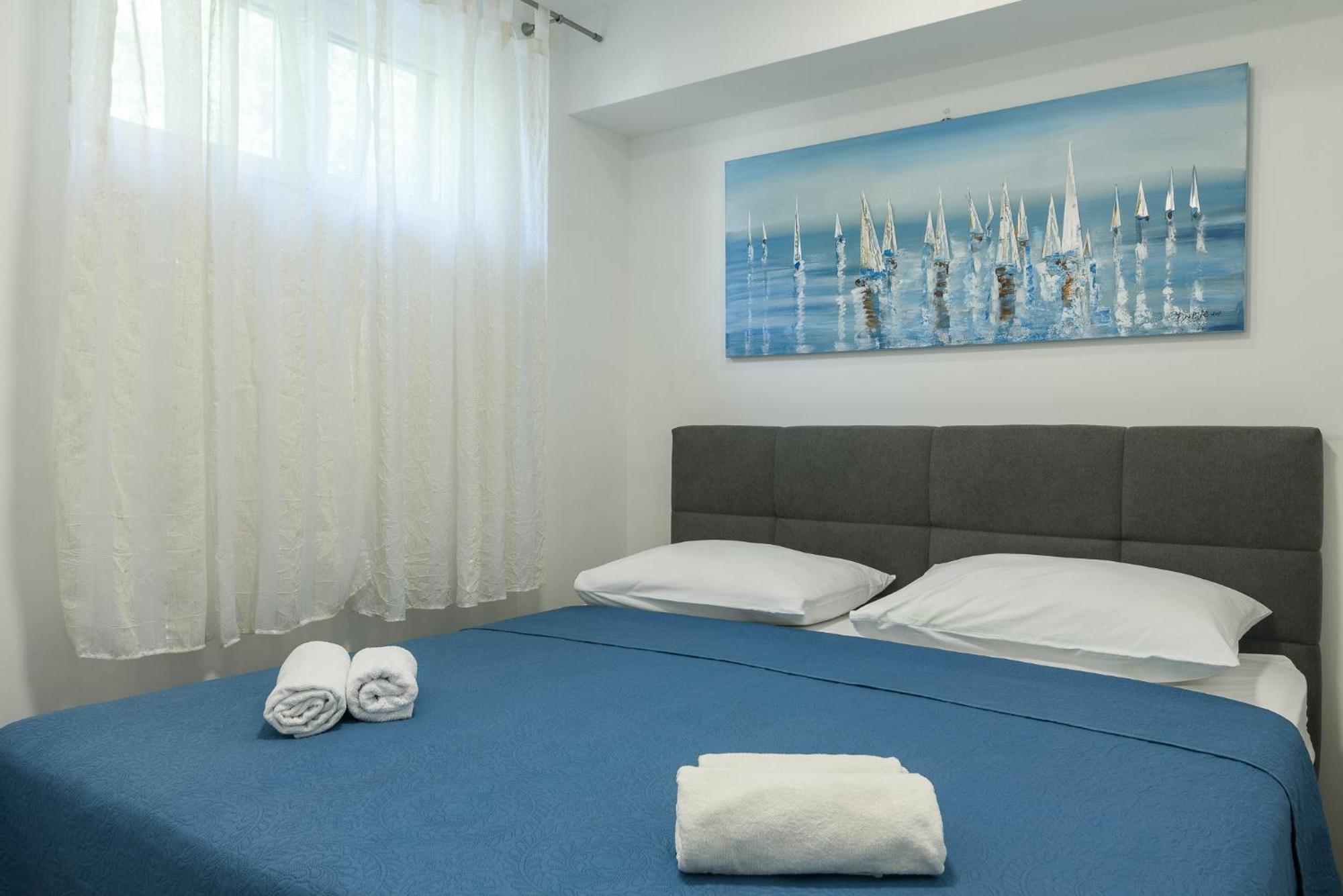 Apartments Eva Трогир Екстериор снимка