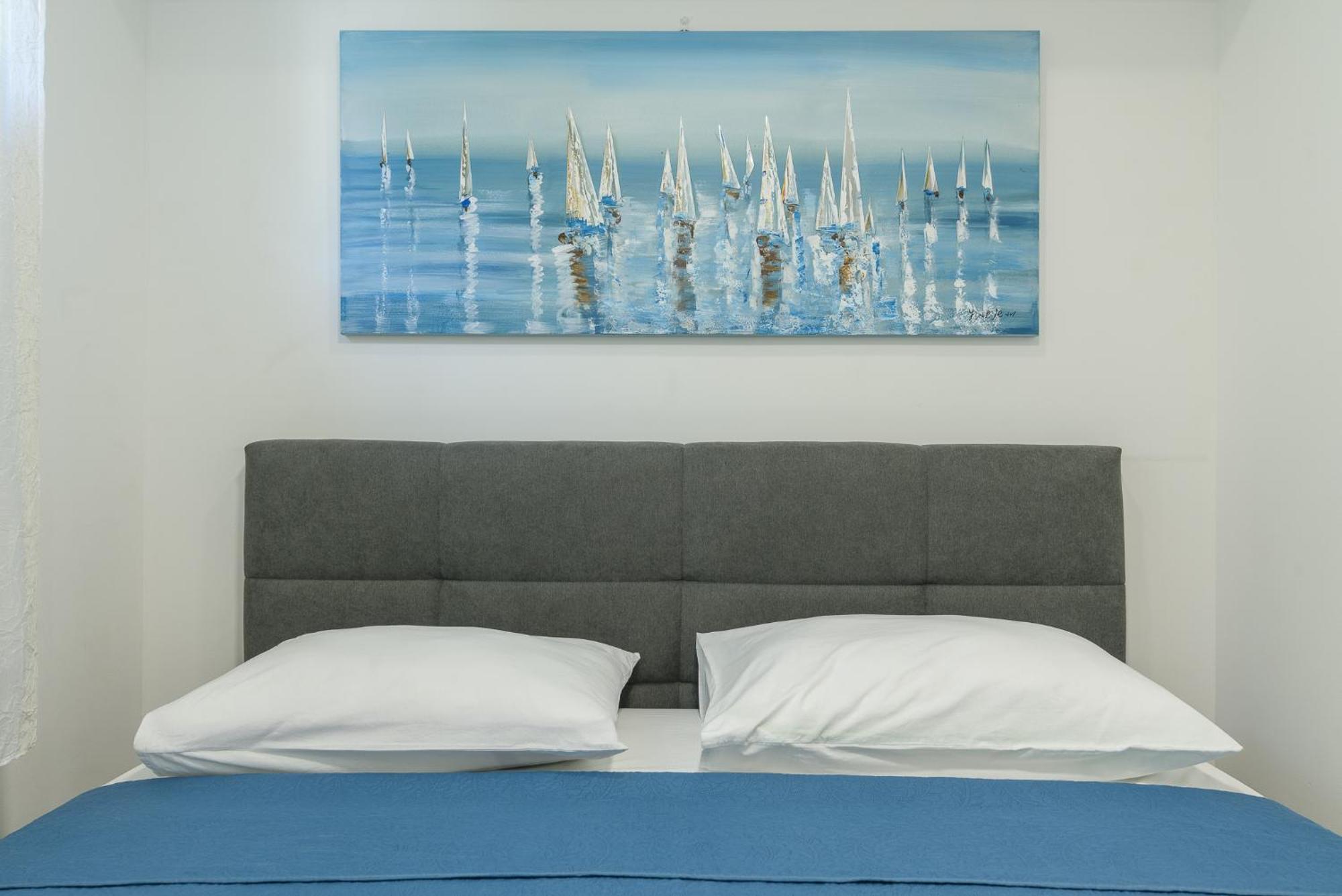 Apartments Eva Трогир Екстериор снимка