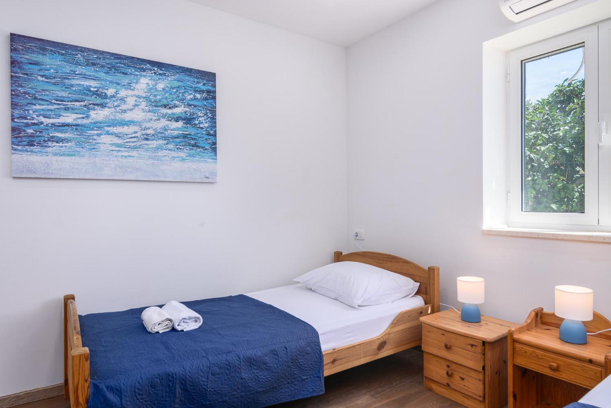 Apartments Eva Трогир Екстериор снимка