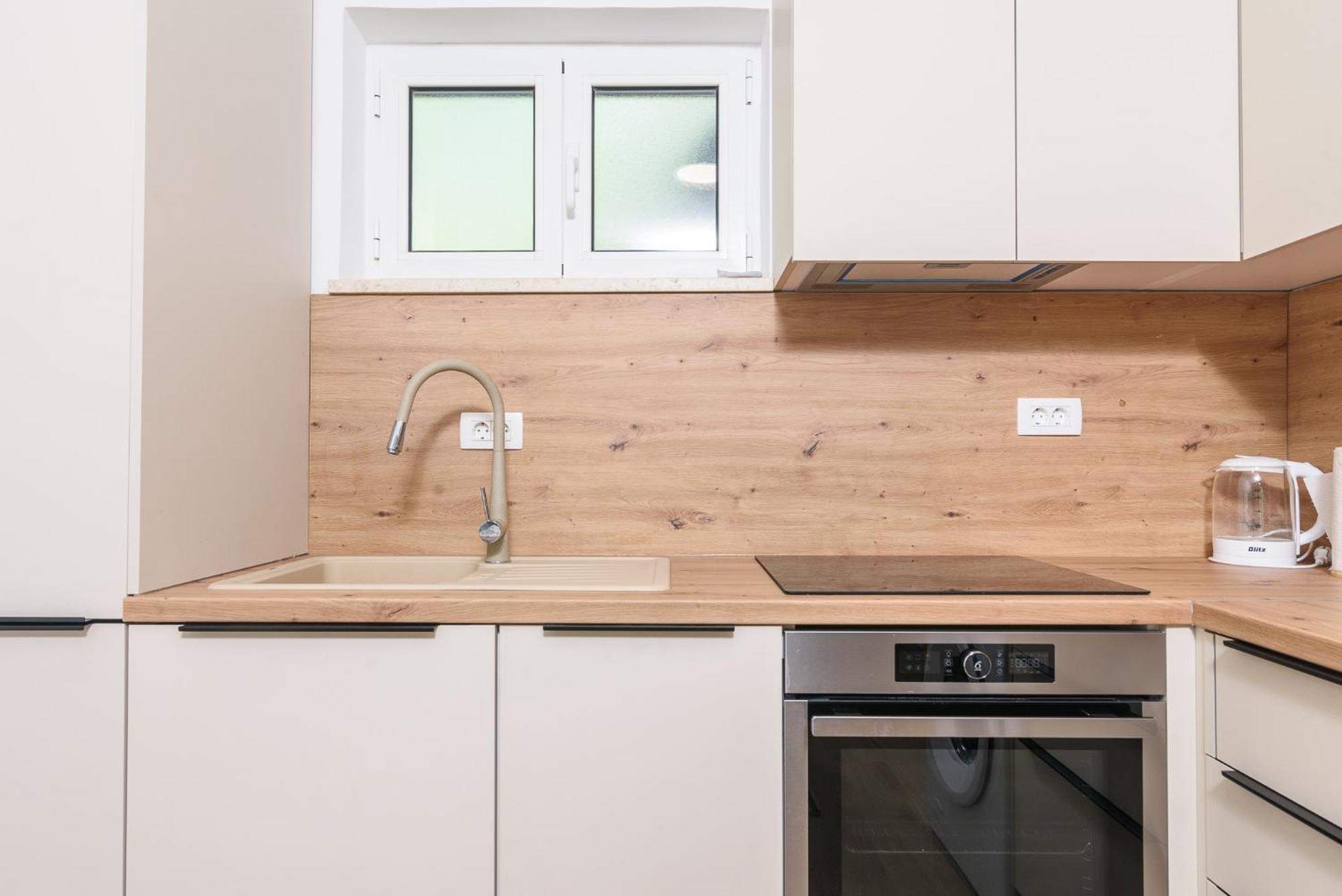 Apartments Eva Трогир Екстериор снимка